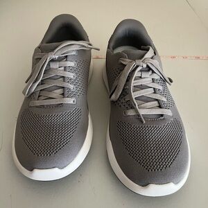 Women’s Kiziks Lima Grey Size 7.5 Women’s Like New Hands Free Shoes